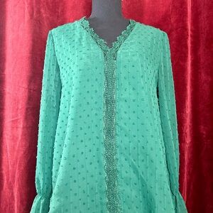 Elegant Green Lace Trim Blouse